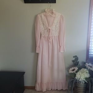 *Vintage Soft Pink Night Gown
